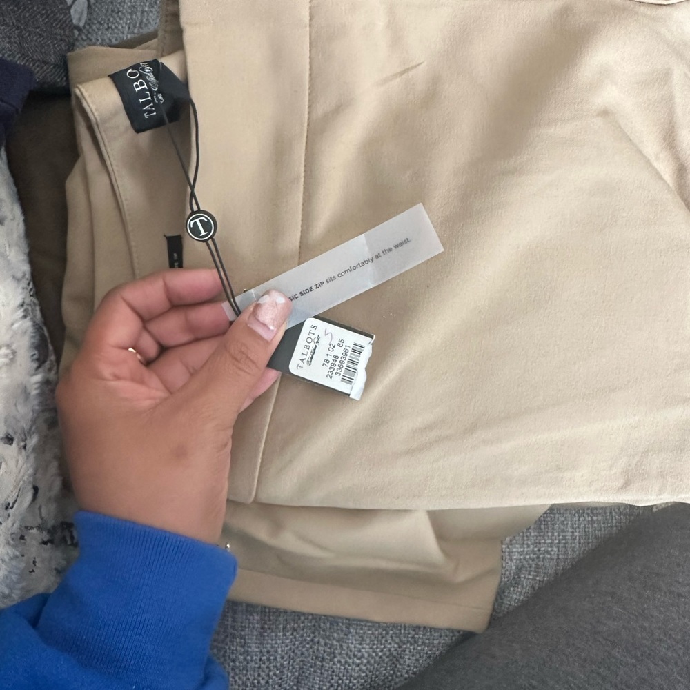 Women’s haul of ten items - Picture 8 of 16